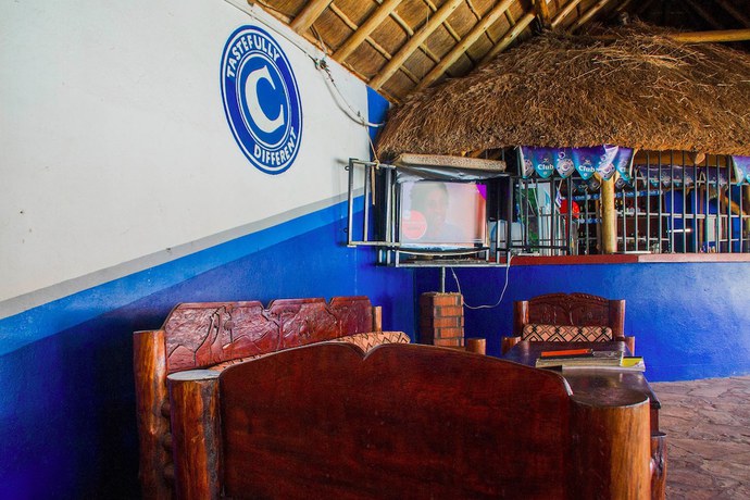 Imagen de los interiores del Hotel Crown Hoima. Foto 20