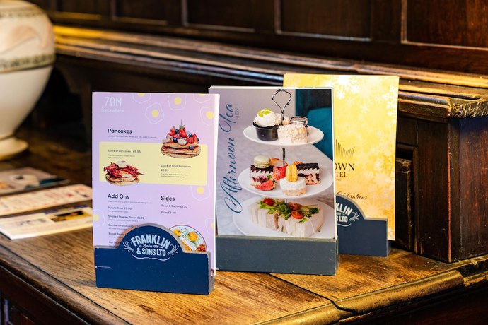 Imagen del bar/restaurante del Hotel Crown Hotel - Stone, Near Stoke-On-Trent by OYO. Foto 1