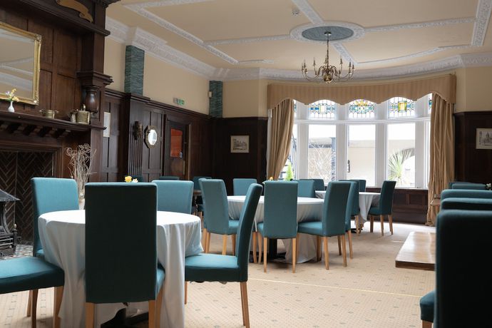 Imagen del bar/restaurante del Hotel Crown Hotel - Stone, Near Stoke-On-Trent by OYO. Foto 2
