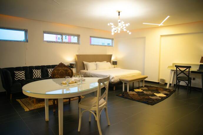 Imagen de la habitación del Hotel Crown Inn, Karachi. Foto 21