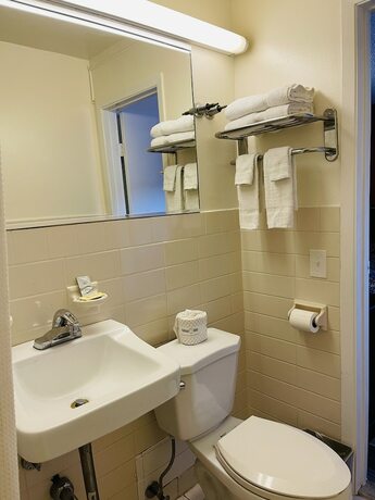 Imagen general del Hotel Crown Inn Motel, Linden. Foto 1