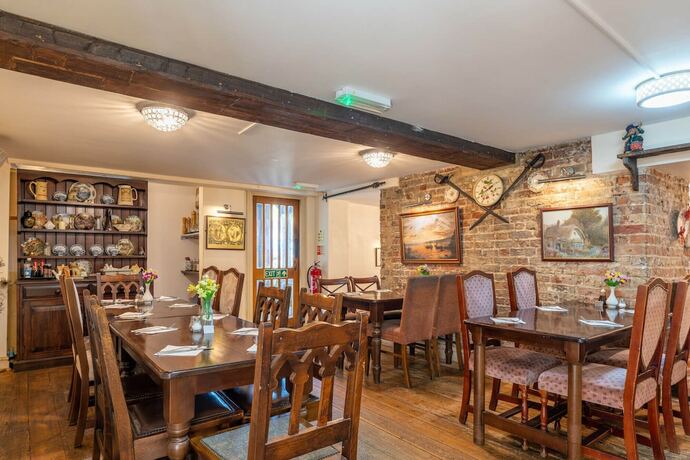 Imagen general del Hotel Crown Inn, Sarre. Foto 1