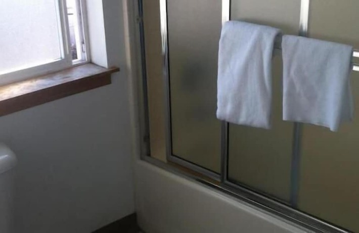 Imagen de la habitación del Hotel Crown Inn, Seattle. Foto 6