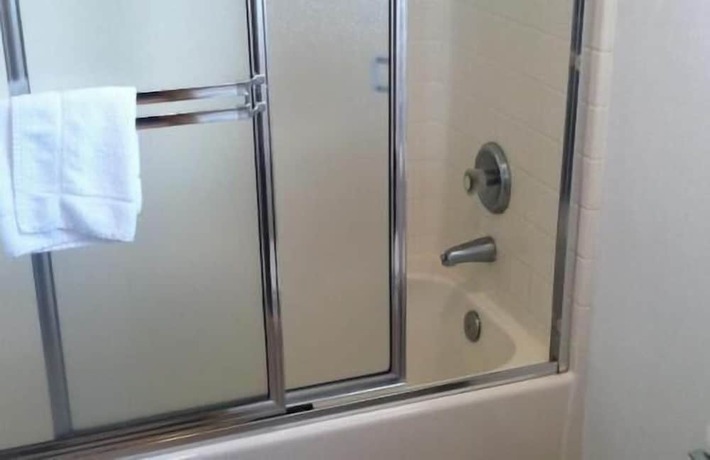 Imagen de la habitación del Hotel Crown Inn, Seattle. Foto 16