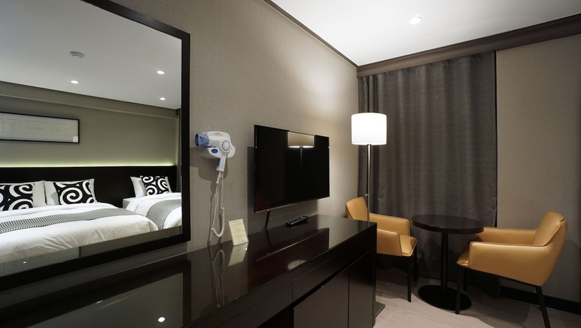 Imagen de la habitación del Hotel Crown Insadong. Foto 3