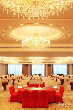 Imagen del bar/restaurante del Hotel Crown International Exhibition Kunshan. Foto 2
