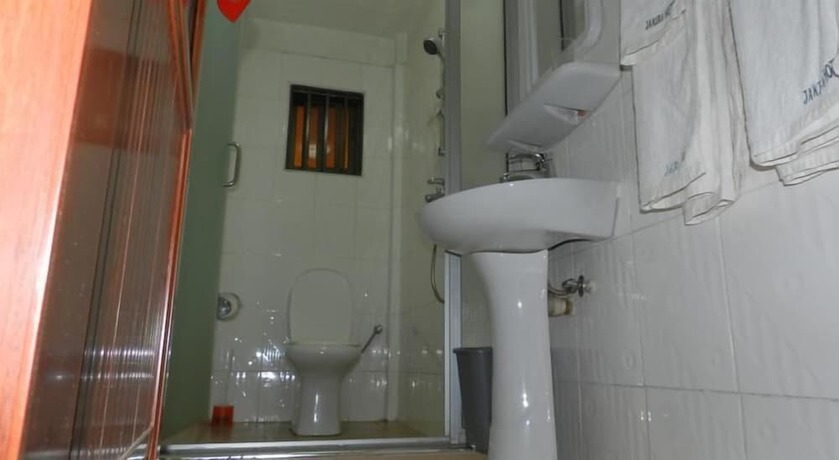 Imagen de la habitación del Hotel Crown Jakiba. Foto 8