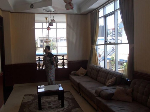 Imagen de los interiores del Hotel Crown Jakiba. Foto 18