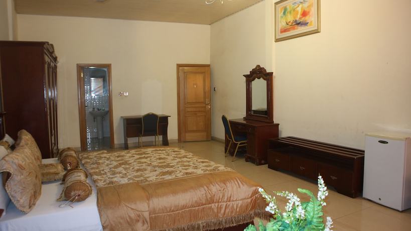 Imagen de la habitación del Hotel Crown Liberty. Foto 7
