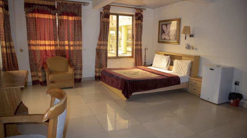 Imagen general del Hotel Crown Liberty. Foto 1