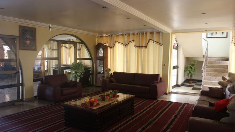 Imagen de los interiores del Hotel Crown Liberty. Foto 20