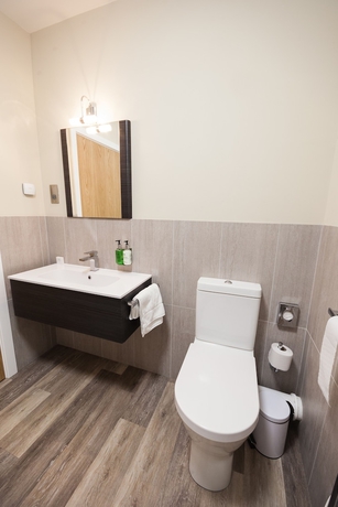 Imagen de la habitación del Hotel Crown Lodge. Foto 16