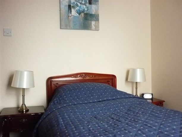 Imagen de la habitación del Hotel Crown Lodge Guest House. Foto 7