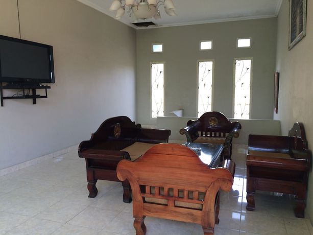 Imagen de los interiores del Hotel Crown, Mataram. Foto 15