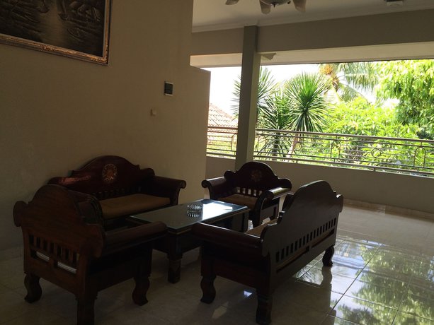 Imagen de los interiores del Hotel Crown, Mataram. Foto 17