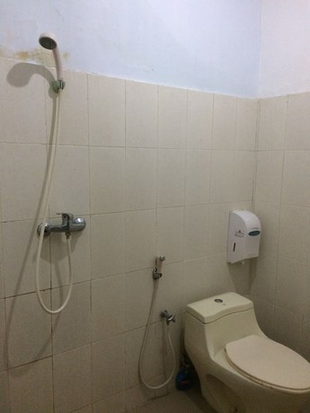 Imagen de la habitación del Hotel Crown, Mataram. Foto 9