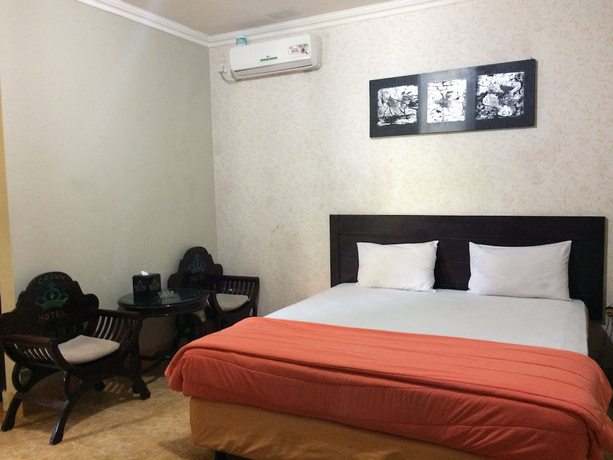 Imagen de la habitación del Hotel Crown, Mataram. Foto 12