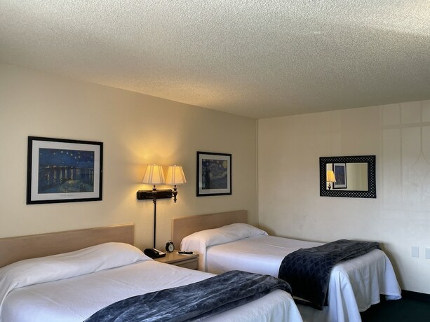 Imagen de la habitación del Hotel Crown Motel. Foto 10