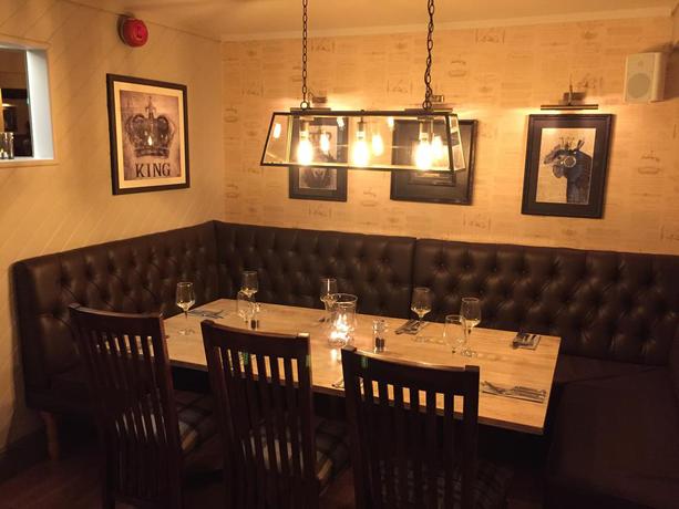 Imagen del bar/restaurante del Hotel Crown, Nantwich. Foto 2