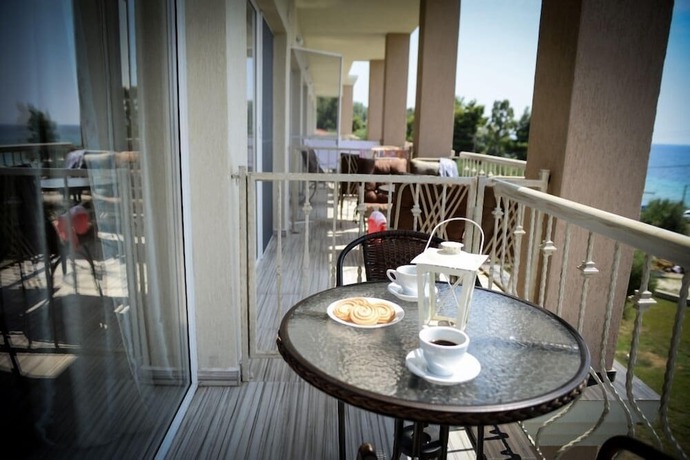 Imagen de la habitación del Hotel Crown, Nea Skioni. Foto 6