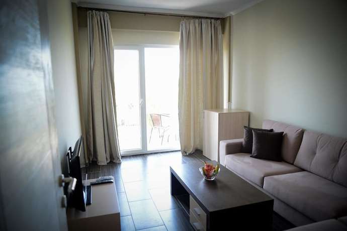 Imagen de la habitación del Hotel Crown, Nea Skioni. Foto 15