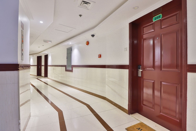 Imagen de los interiores del Hotel Crown Palace Ajman. Foto 12