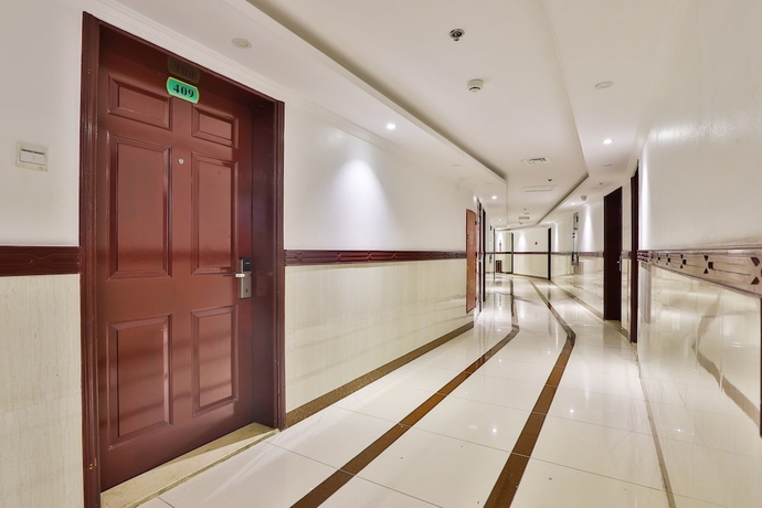 Imagen de los interiores del Hotel Crown Palace Ajman. Foto 13