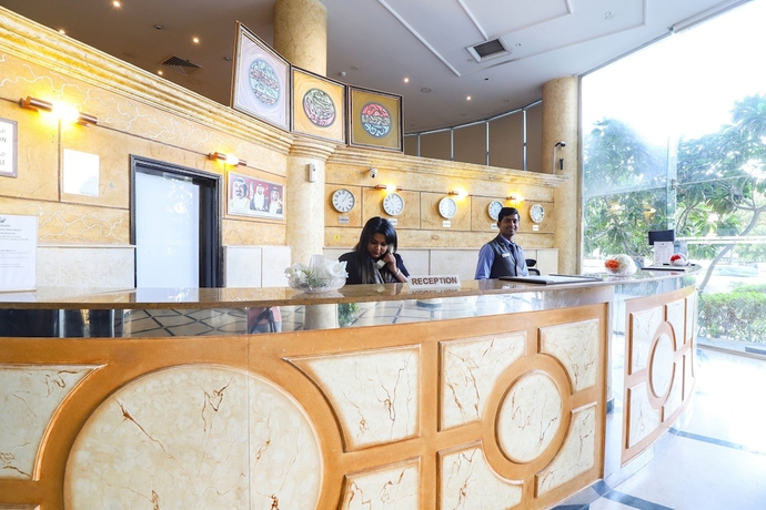 Imagen de los interiores del Hotel Crown Palace Ajman. Foto 17