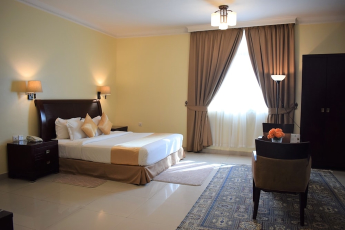 Imagen de la habitación del Hotel Crown Palace Ajman. Foto 7