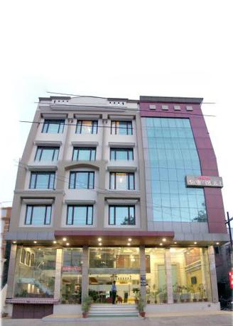 Imagen general del Hotel Crown Palace, Prayagraj. Foto 1