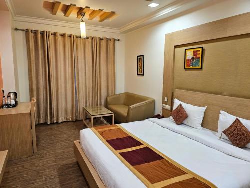 Imagen de la habitación del Hotel Crown Palace, Prayagraj. Foto 20