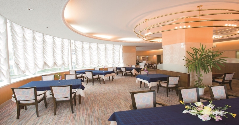 Imagen del bar/restaurante del Hotel Crown Palais Kofu. Foto 6