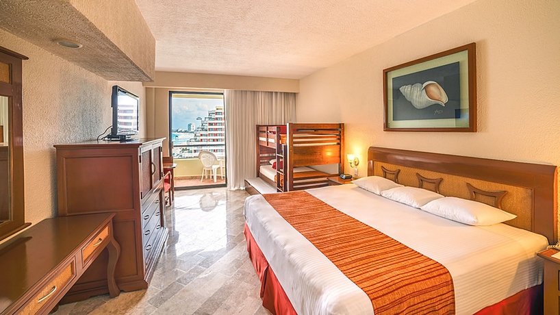 Imagen general del Hotel Crown Paradise Club Cancun All Inclusive. Foto 6