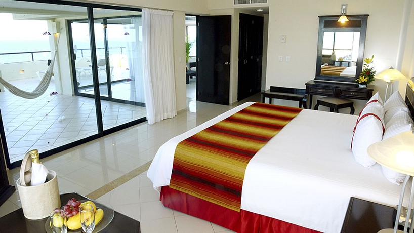 Imagen general del Hotel Crown Paradise Club Cancun All Inclusive. Foto 9