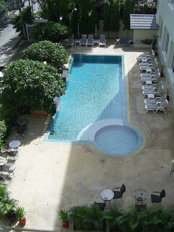 Imagen de la piscina del Hotel Crown Pattaya Beach. Foto 14