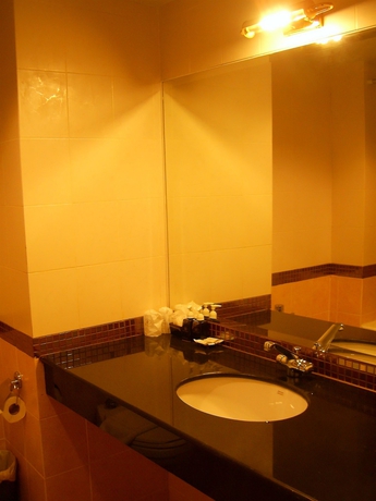 Imagen de la habitación del Hotel Crown Pattaya Beach. Foto 7