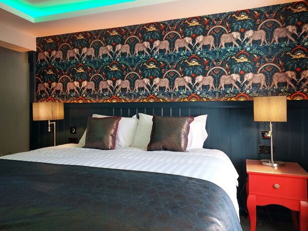 Imagen de la habitación del Hotel Crown Quarter. Foto 18