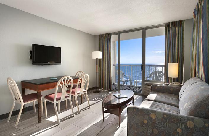 Imagen general del Hotel Crown Reef Beach Resort and Waterpark. Foto 5