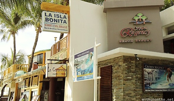 Imagen general del Hotel Crown Regency Beach Resort. Foto 5