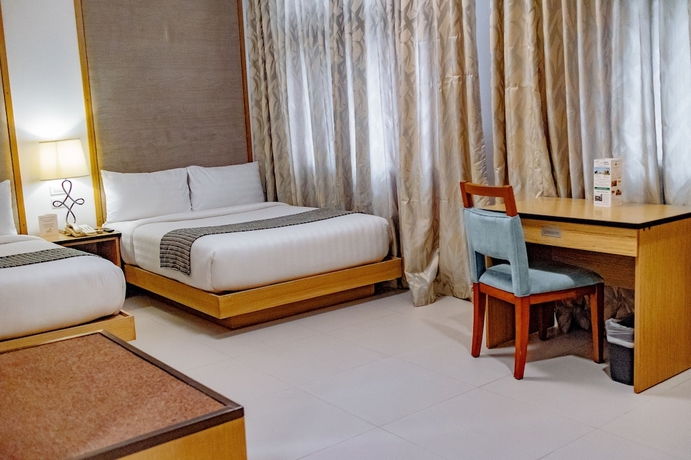 Imagen de la habitación del Hotel Crown Regency Courtyard Resort. Foto 10
