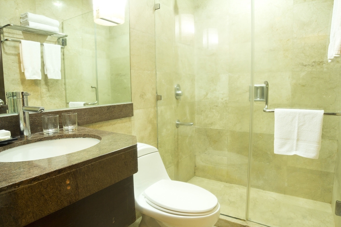 Imagen de la habitación del Hotel Crown Regency Makati. Foto 4