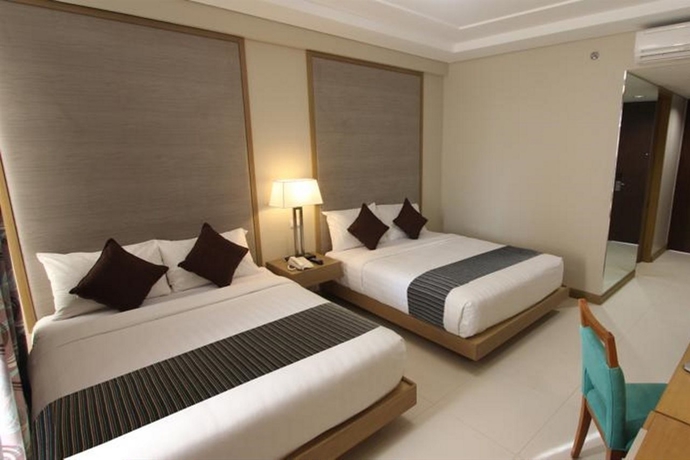 Imagen general del Hotel Crown Regency Resort and Convention Center. Foto 7