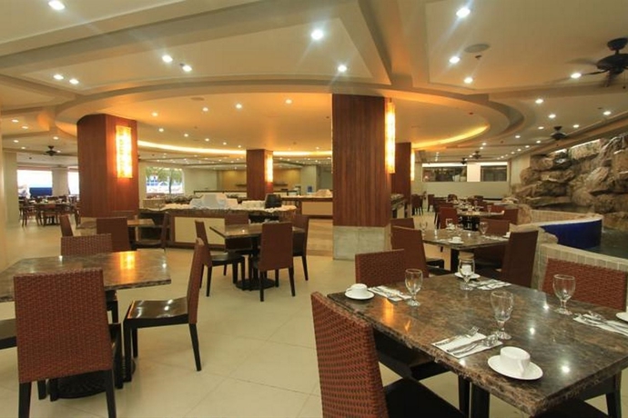 Imagen general del Hotel Crown Regency Resort and Convention Center. Foto 9