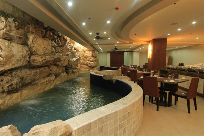 Imagen general del Hotel Crown Regency Resort and Convention Center. Foto 12