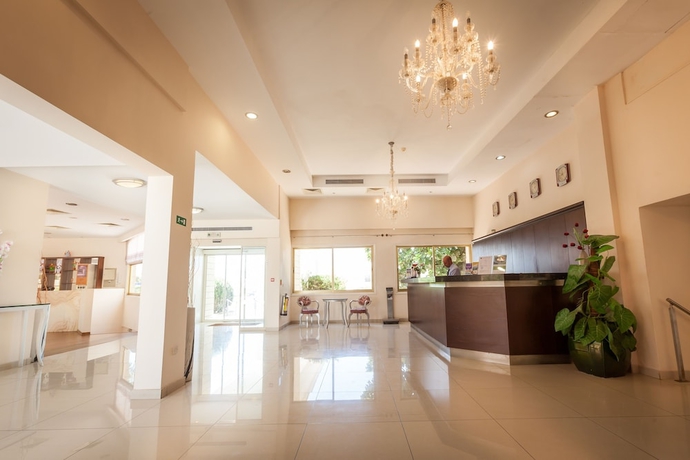 Imagen de los interiores del Hotel Crown Resorts Henipa. Foto 6