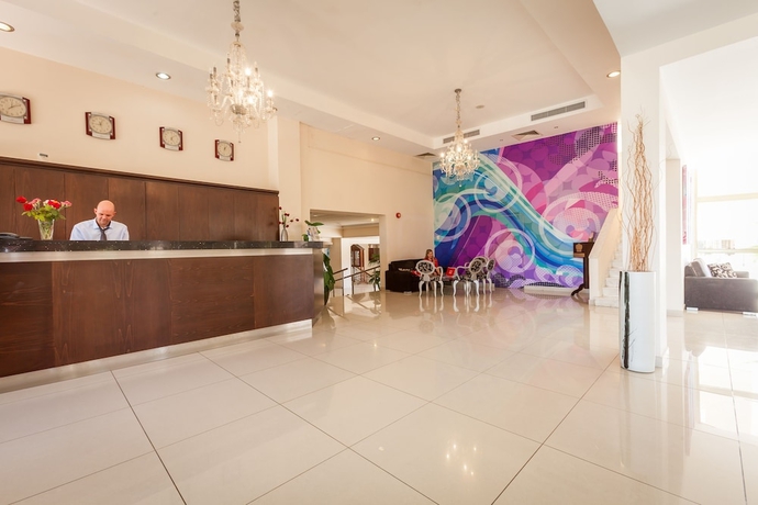 Imagen de los interiores del Hotel Crown Resorts Henipa. Foto 7