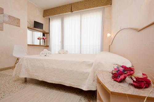 Imagen general del Hotel Crown, Rimini. Foto 1