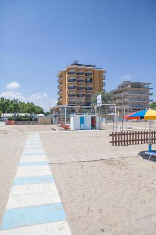 Imagen general del Hotel Crown, Rimini. Foto 4