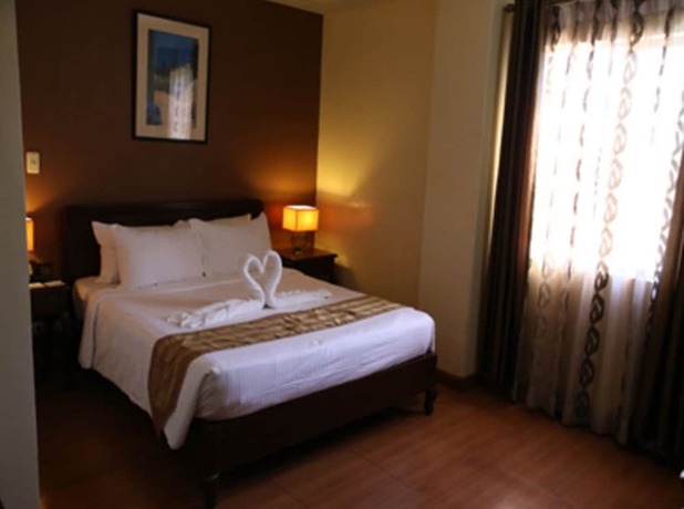 Imagen de la habitación del Hotel Crown Royale. Foto 4
