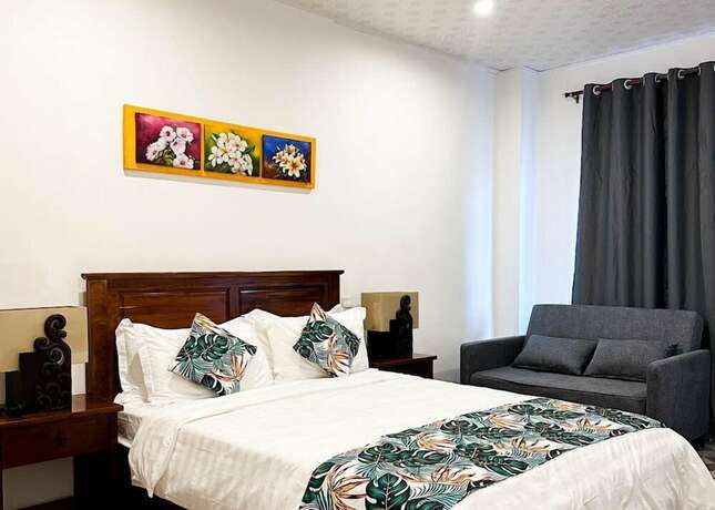 Imagen de la habitación del Hotel Crown Royale and Lounge. Foto 10